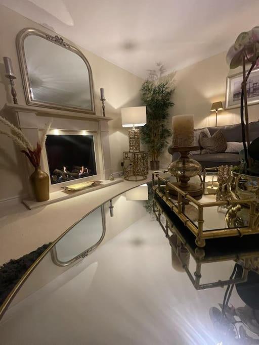 Home In Wirral - Peaceful Contemporary Gem. Exteriör bild